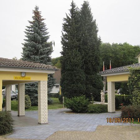 Hotel Merkur Garni زارشتيد المظهر الخارجي الصورة