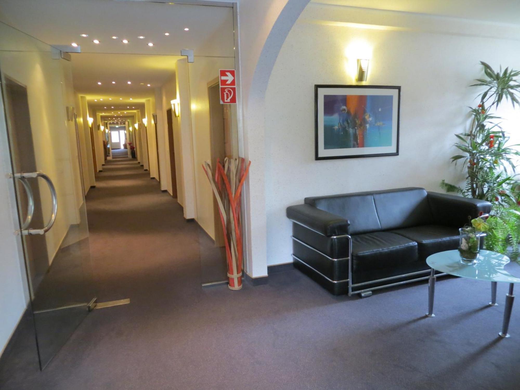 Hotel Merkur Garni زارشتيد المظهر الخارجي الصورة